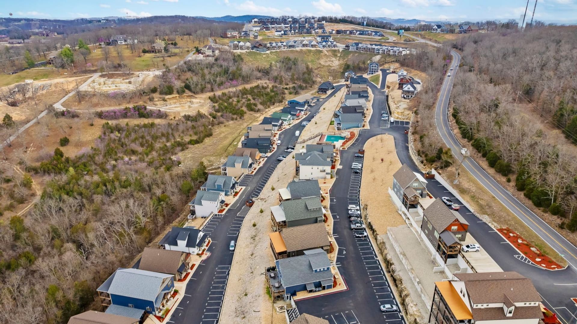 Aerial view of Chateau Cove on Table Rock Lake with the Beth's Breakaways homes marked