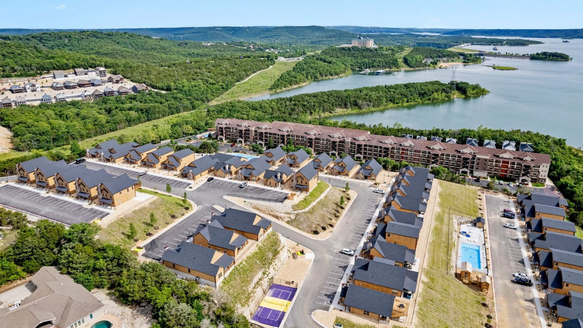 Aerial view of Summer Bay with the Beth's Breakaways homes marked