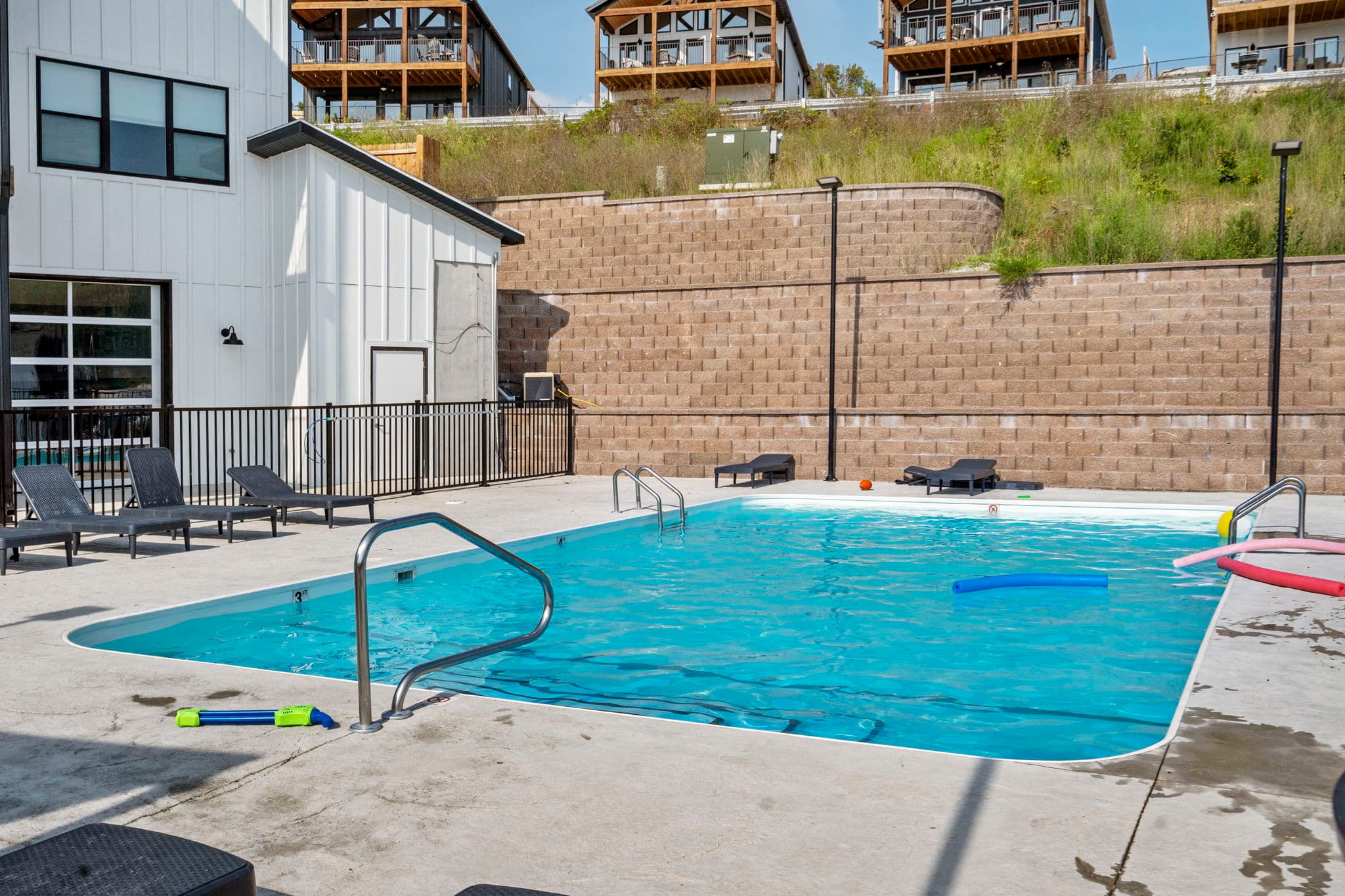 Chateau Mountain photo 4