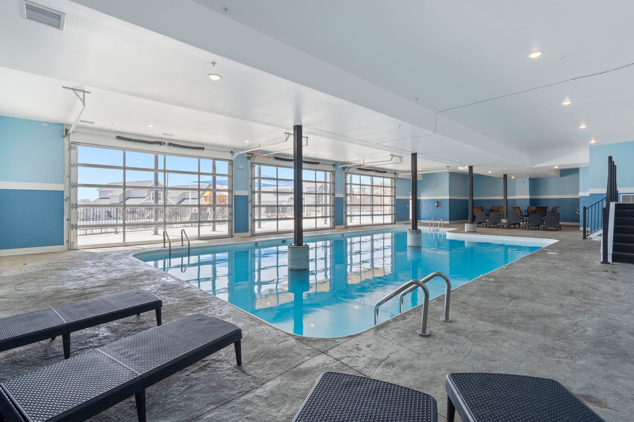 Chateau Mountain photo 3