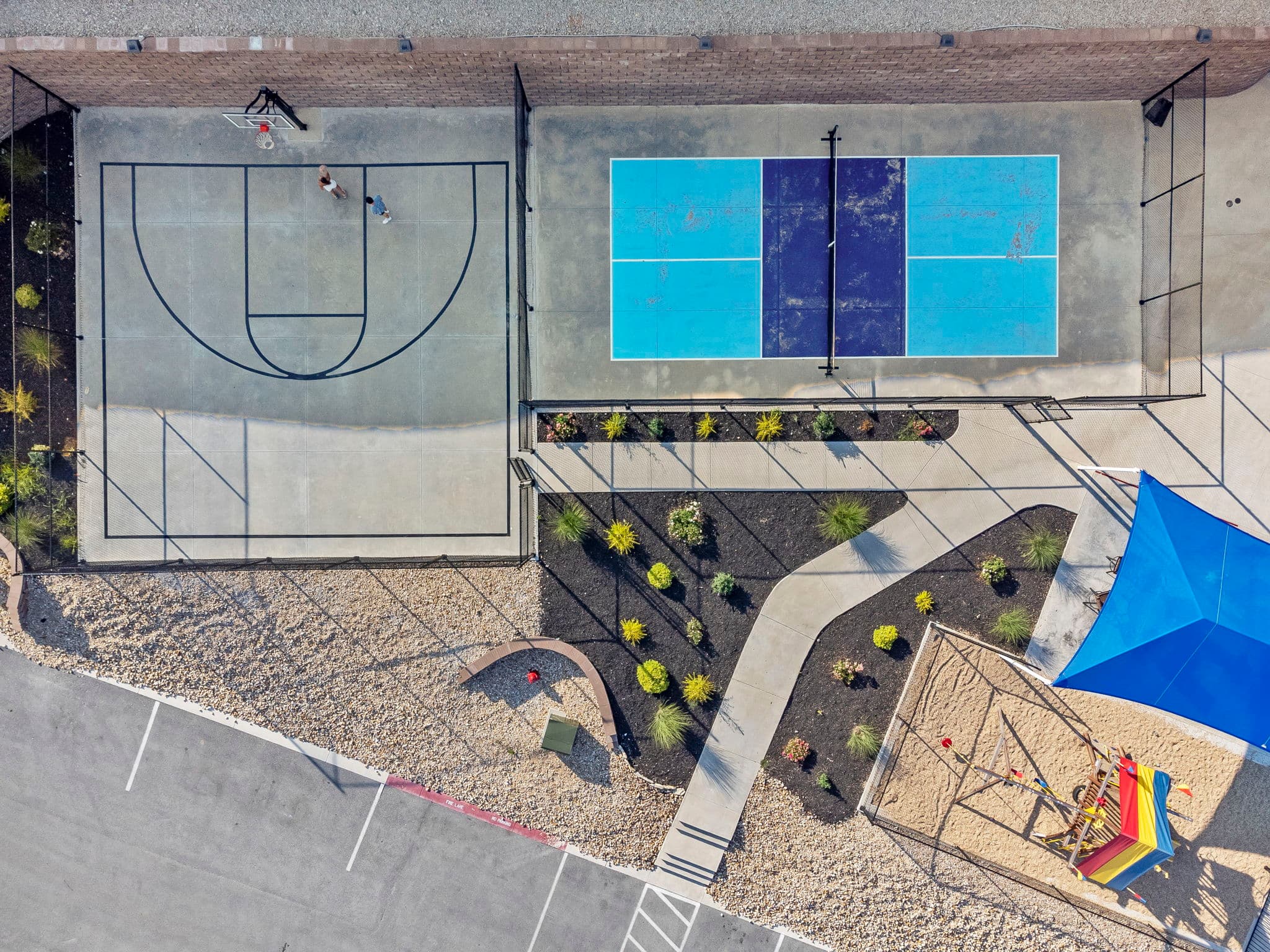 Chateau Mountain photo 2