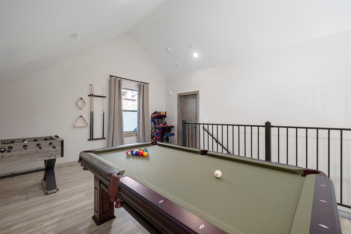 Upper level game room! Pool table, Fooseball table, and Arcade Machine!