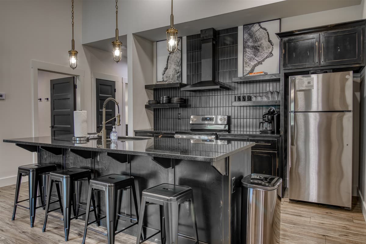 Beautiful, ready to use kitchen!