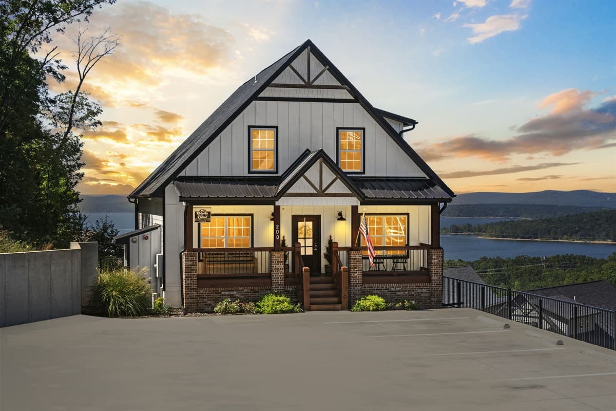 Ridgetop Retreat has the best view of Table Rock in this resort in our opinion!