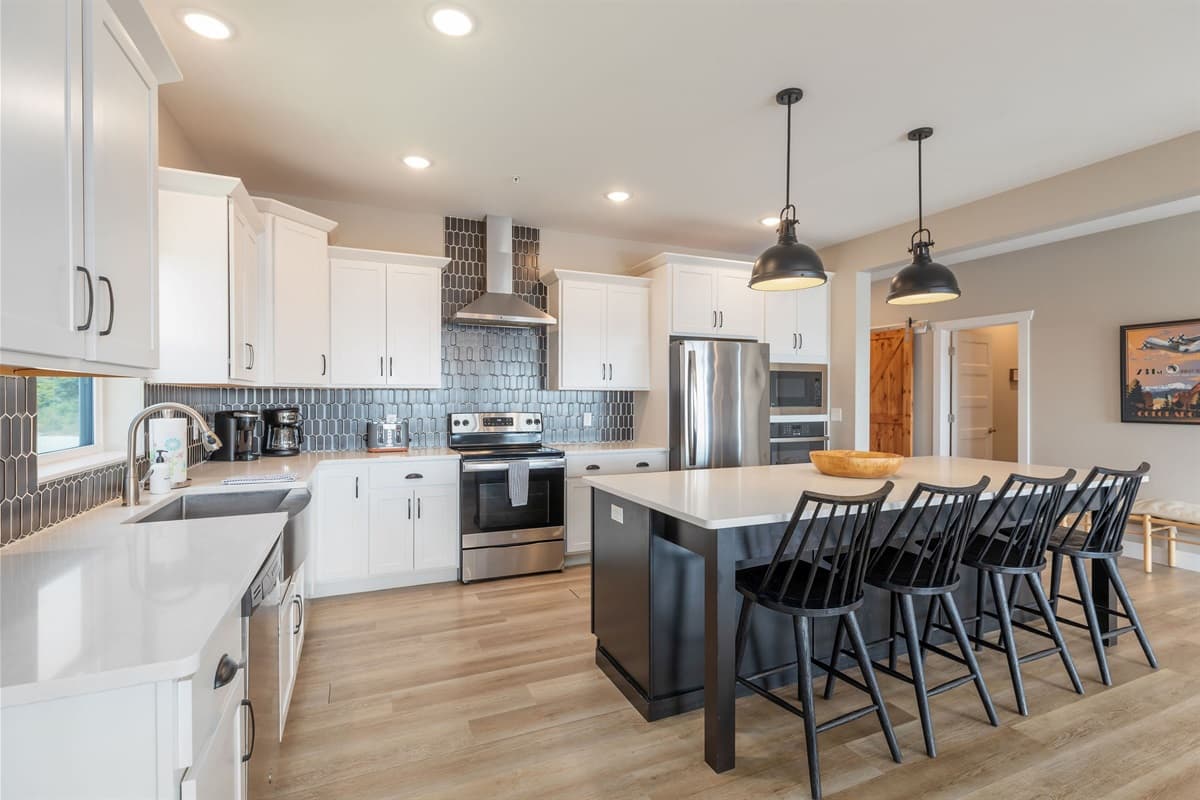 Fully stocked kitchen, just bring the food!