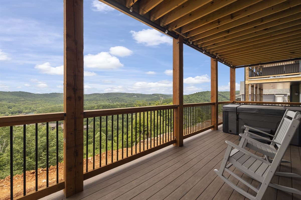 Private Hot Tub with Incredible views!