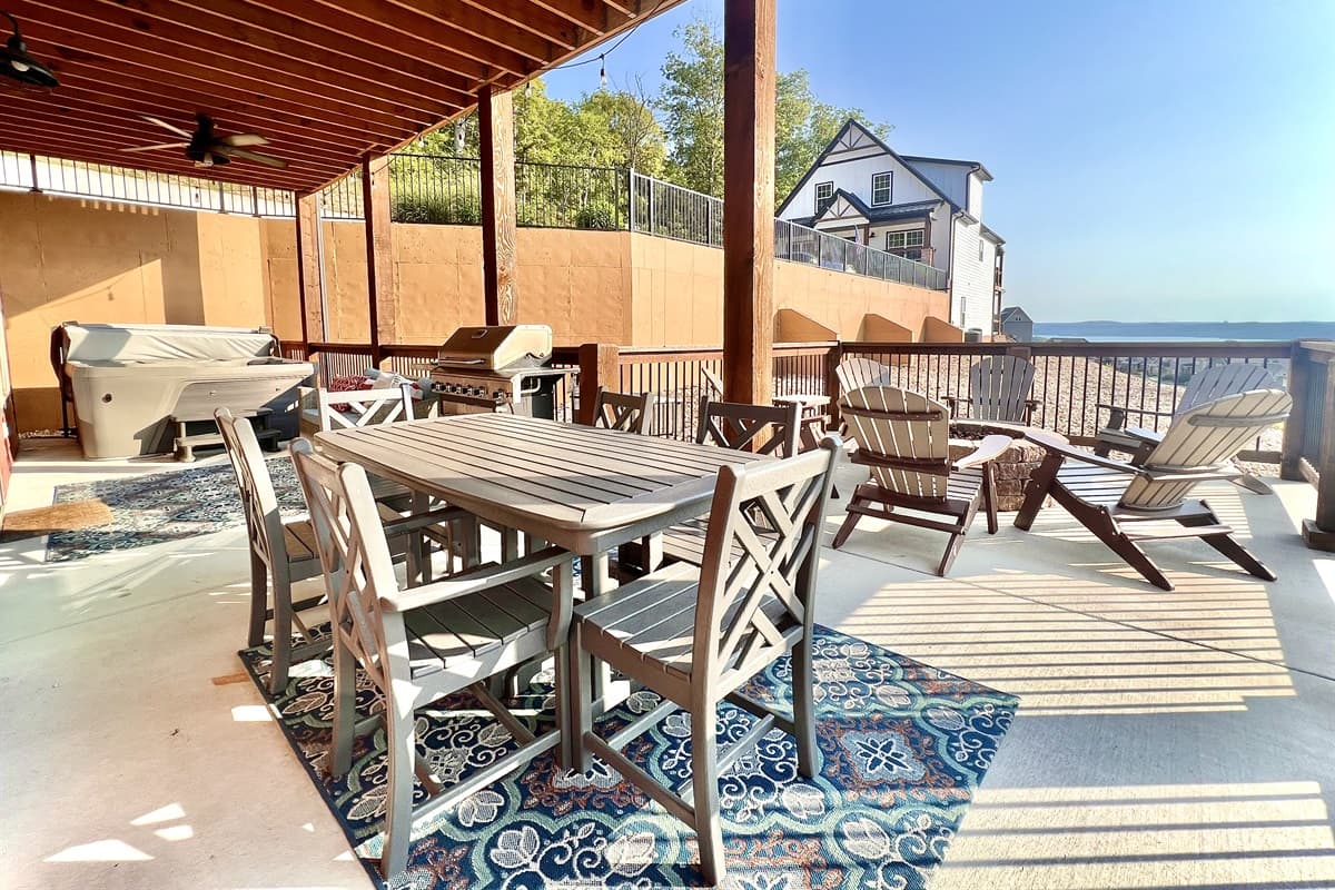 Ample space on the lower patio with a view of Table Rock Lake!