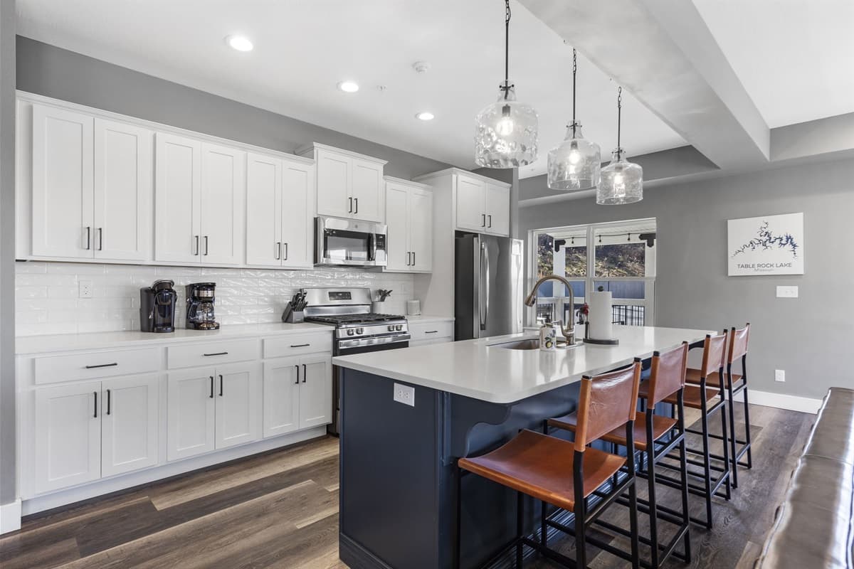 Fully stocked kitchen for your use!