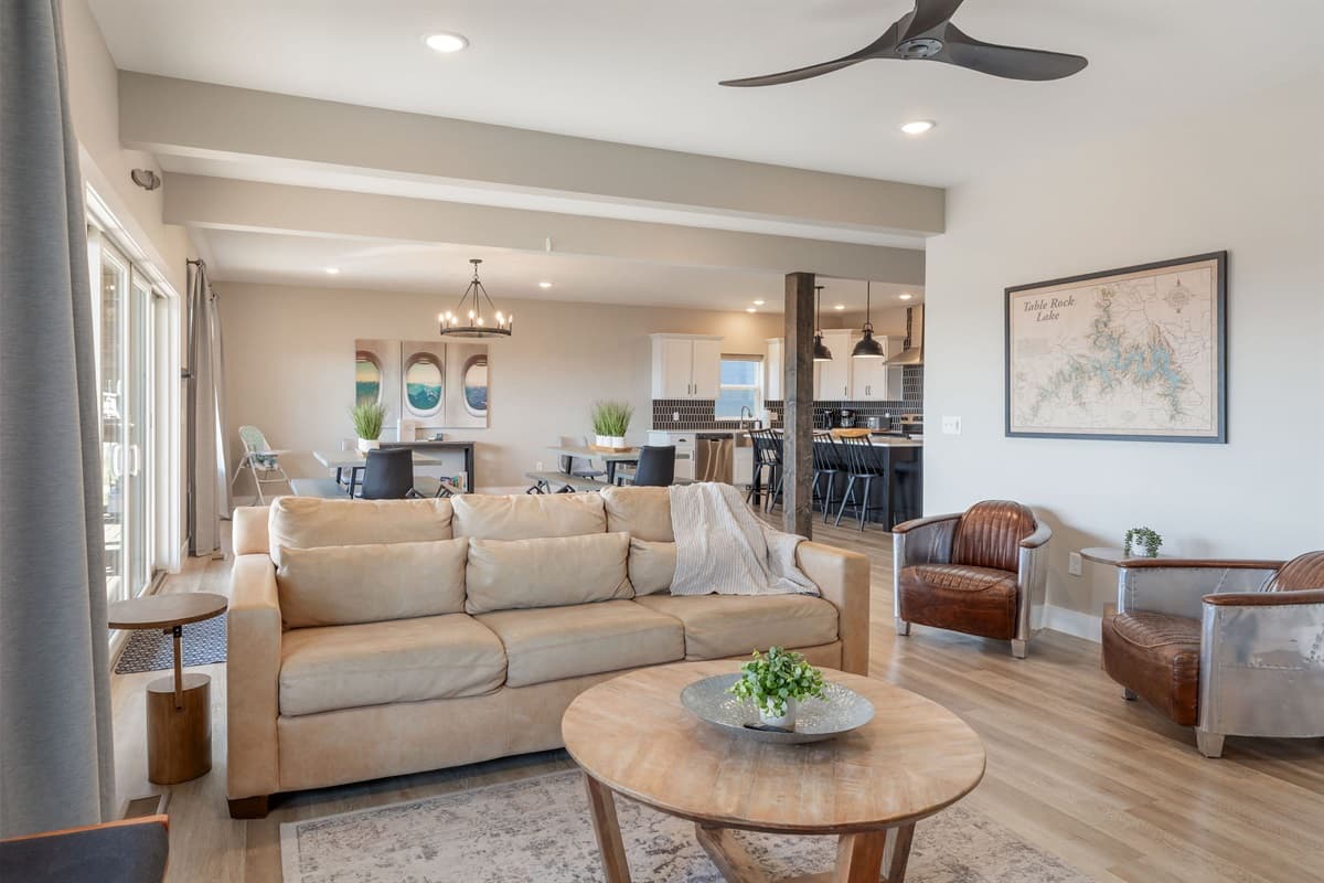 Relax in the living room with a great lakeview!