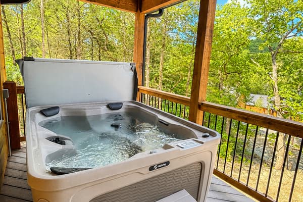 Private hot tub next to nature