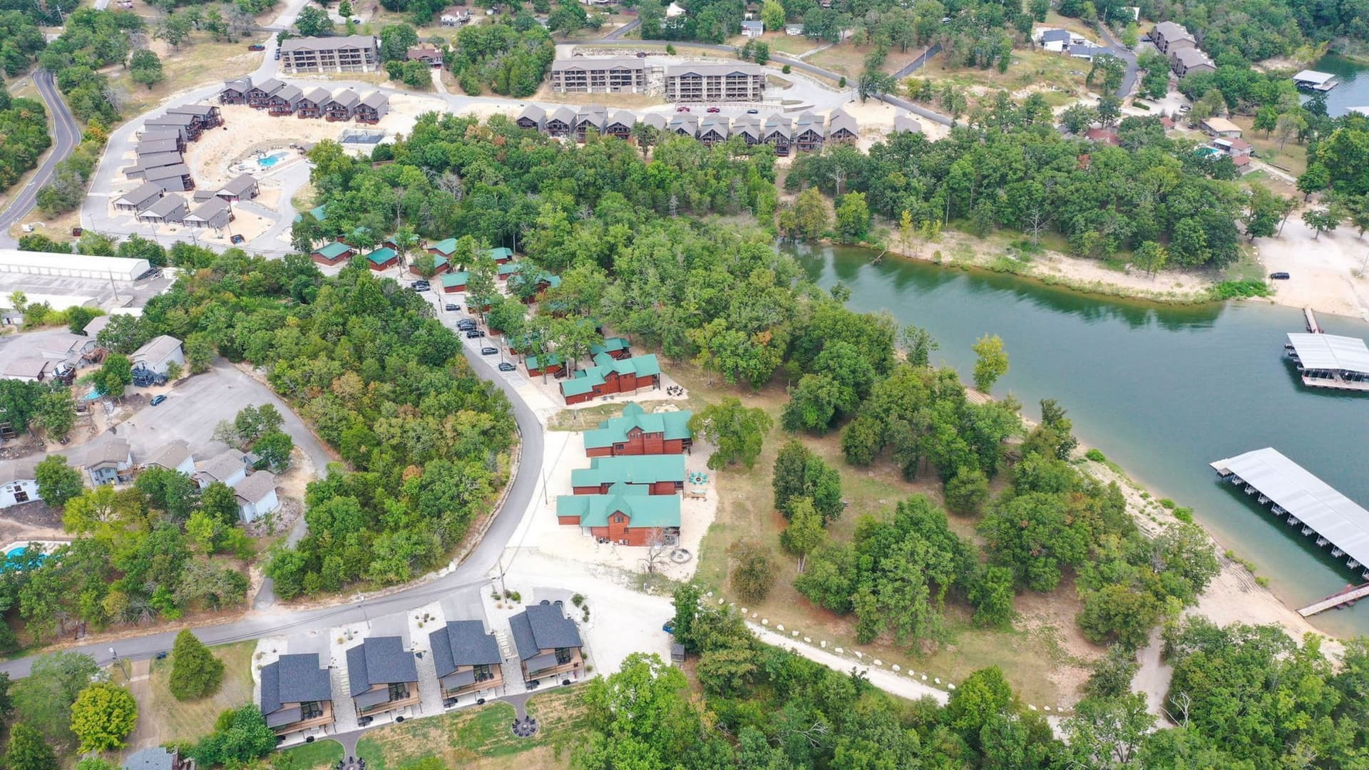 Aerial view of Jax Creek and the Cabins at Waterscapes with the Beth's Breakaways homes marked